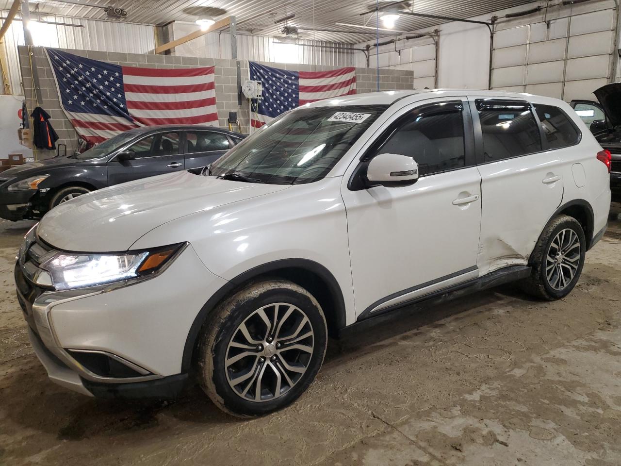 2017 Mitsubishi Outlander - Image 1