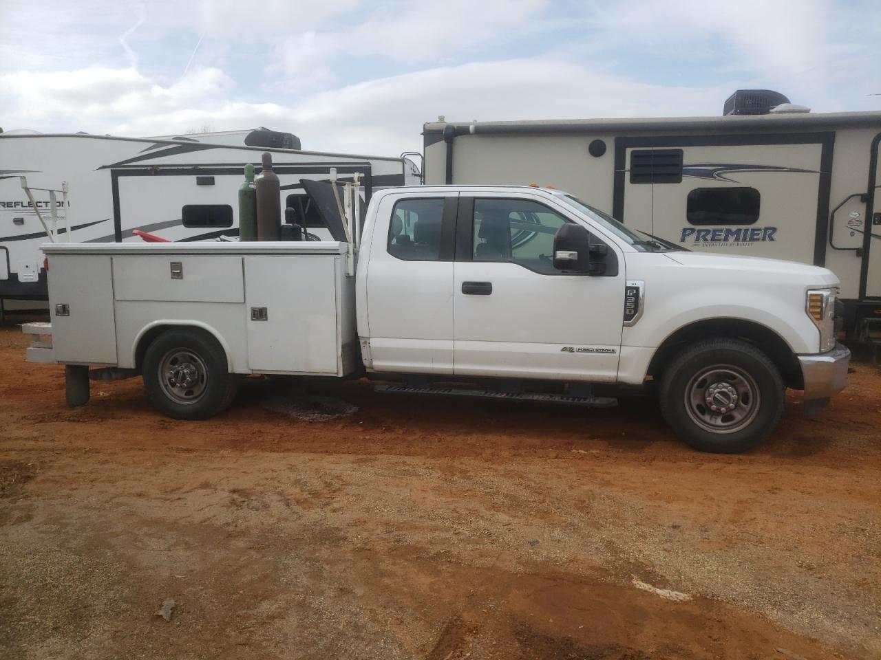 2018 Ford F350 - Image 9