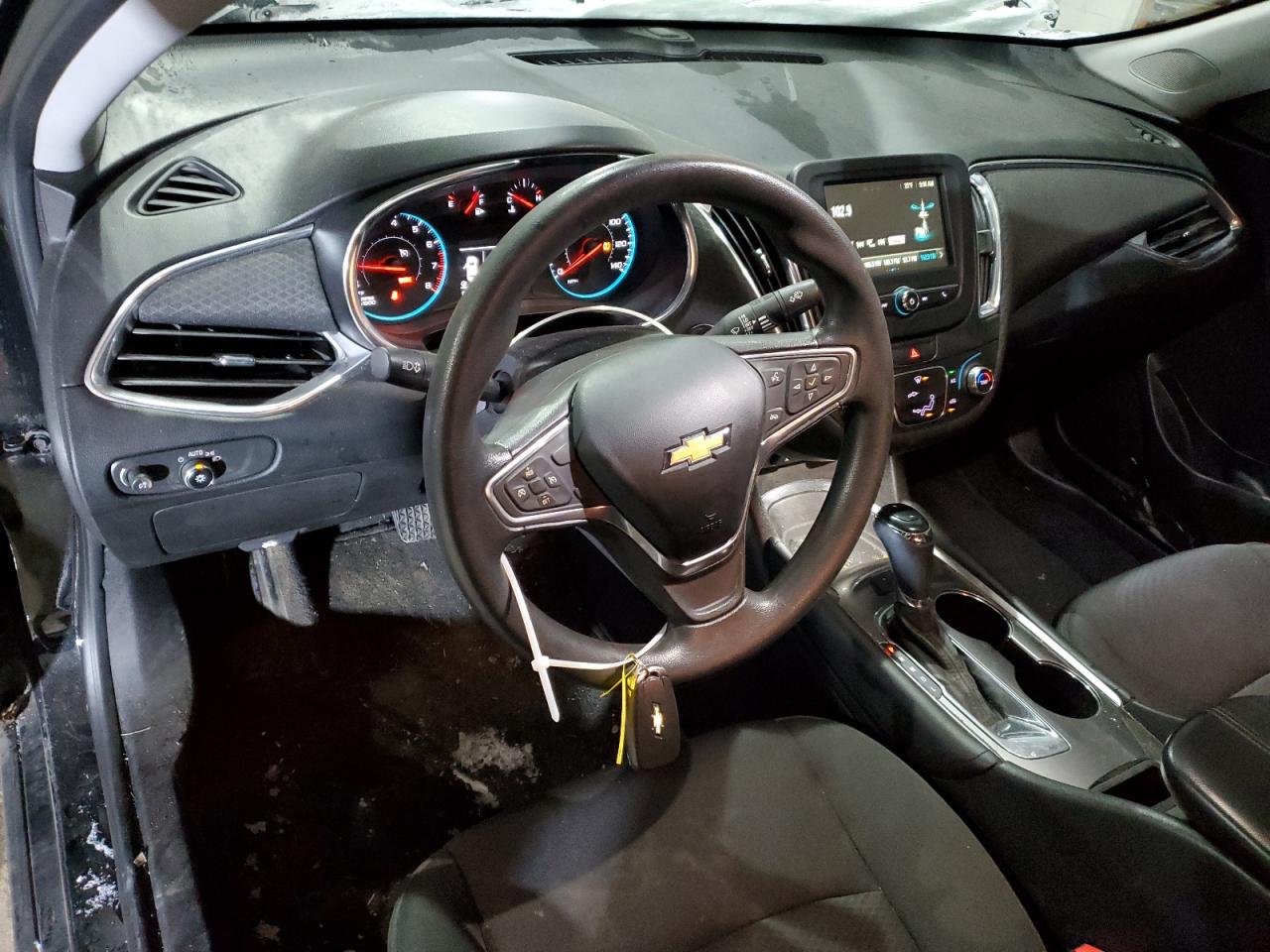 2016 Chevrolet Malibu - Image 8
