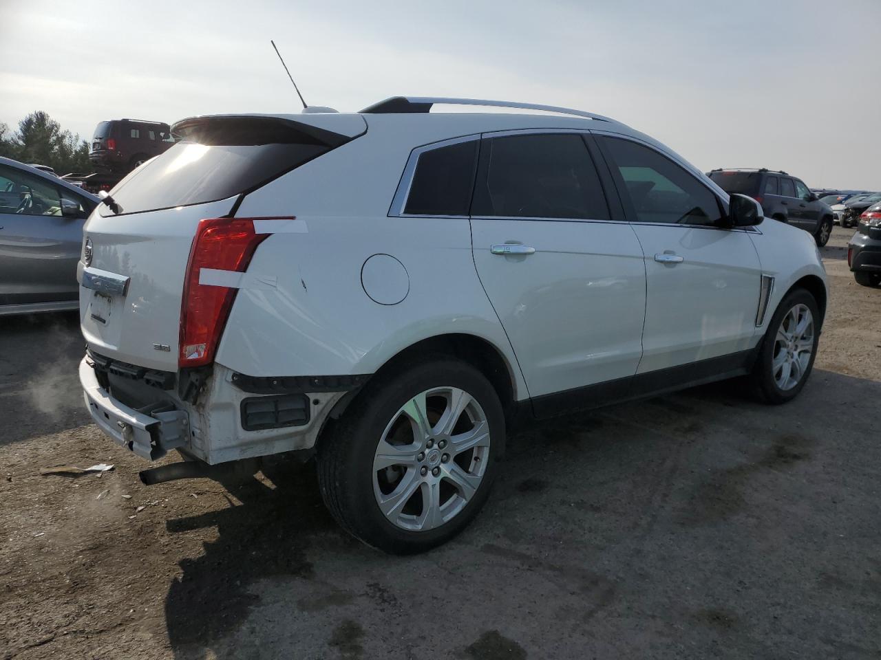 VIN 3GYFNFE39FS624327 2015 CADILLAC SRX no.3