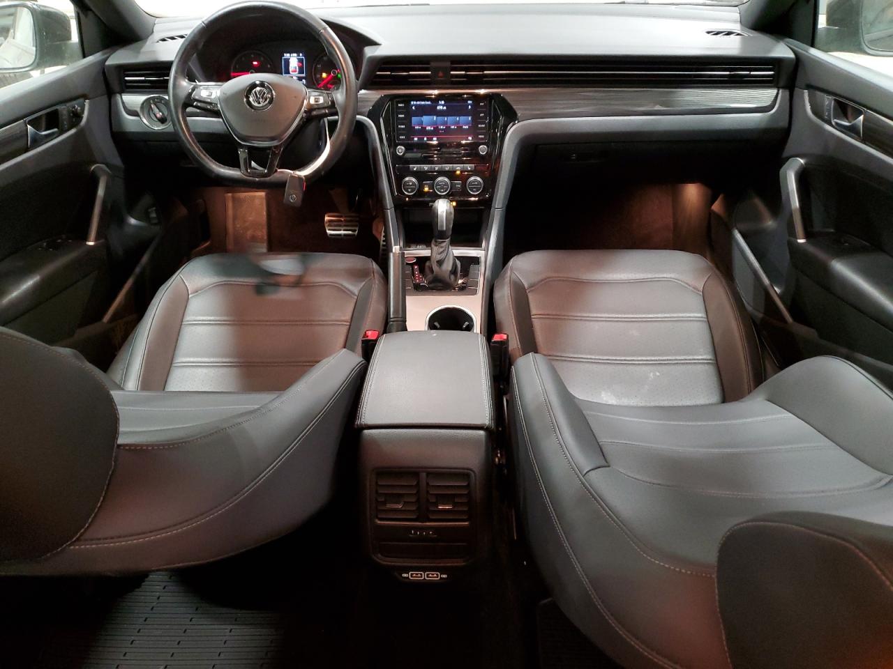 2021 Volkswagen Passat - Image 8