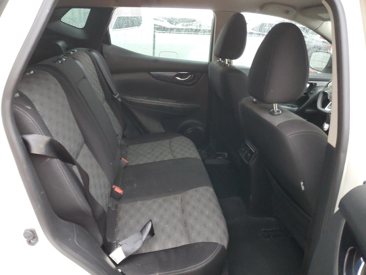 2017 Nissan Rogue - Image 11