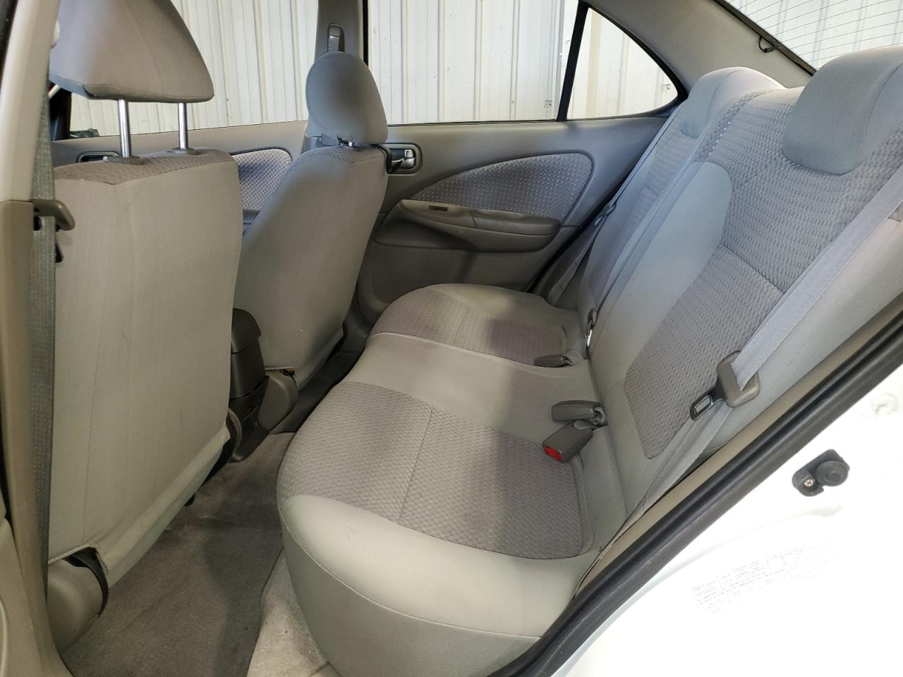 2004 Nissan Sentra - Image 10