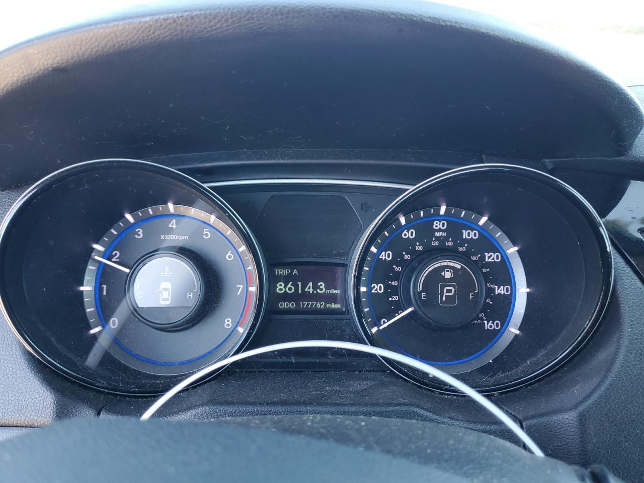 2013 Hyundai Sonata - Image 9