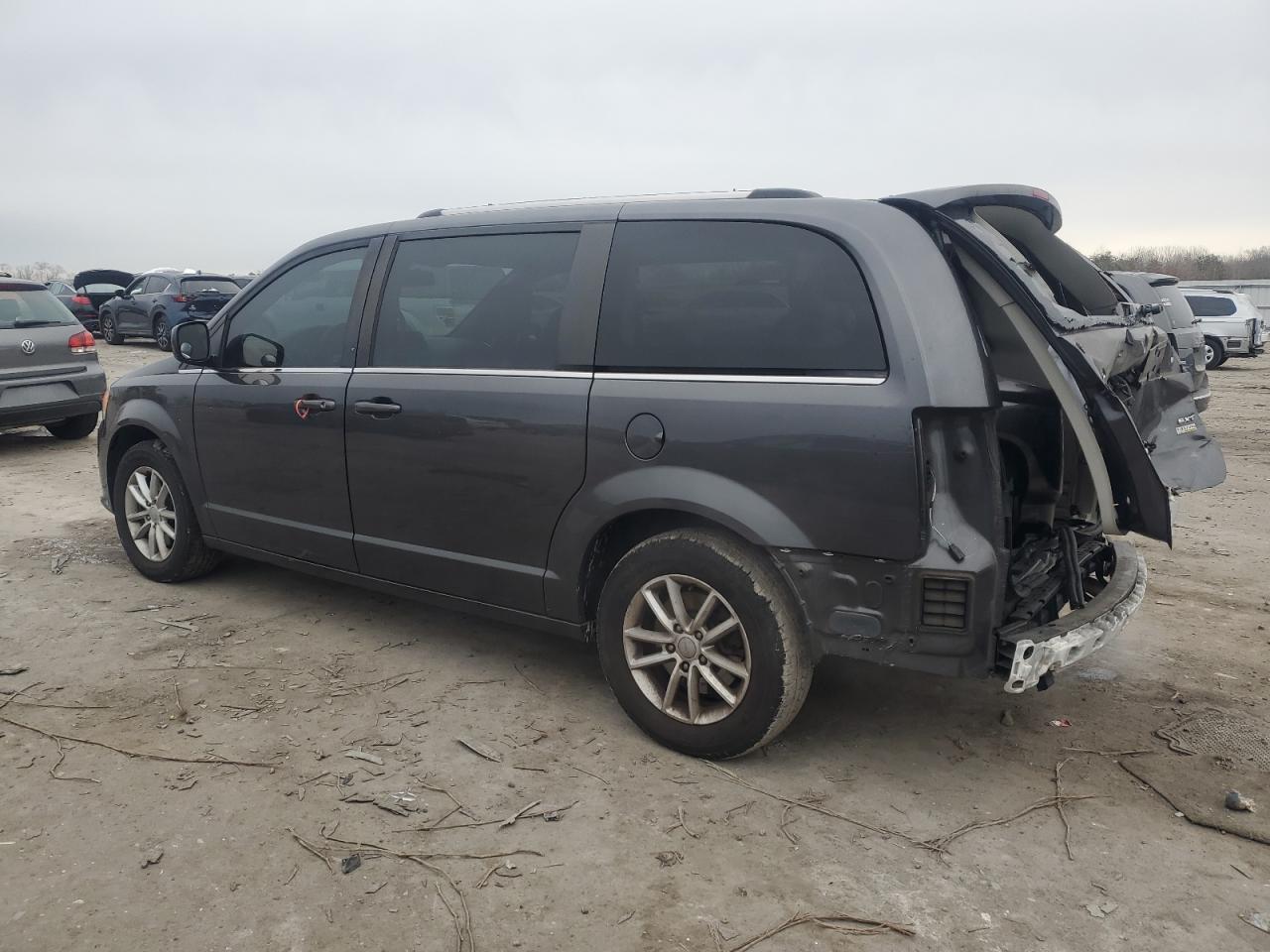 2019 Dodge Caravan - Image 2