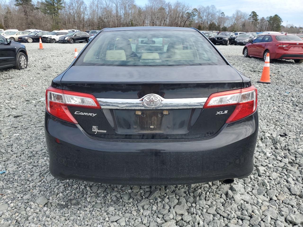 2014 Toyota Camry - Image 6