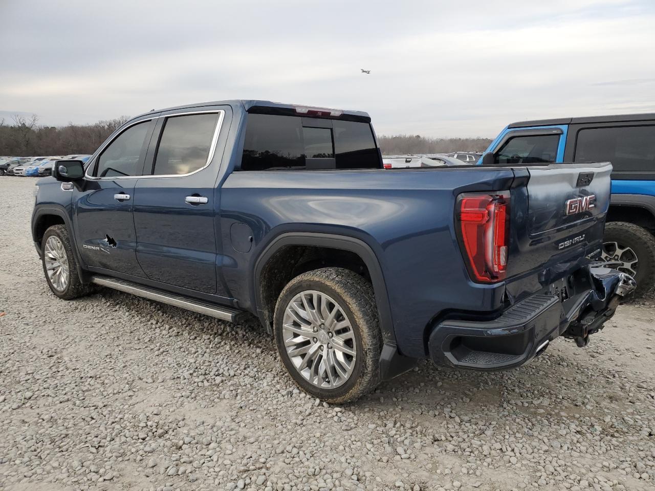 2019 GMC Sierra - Image 2