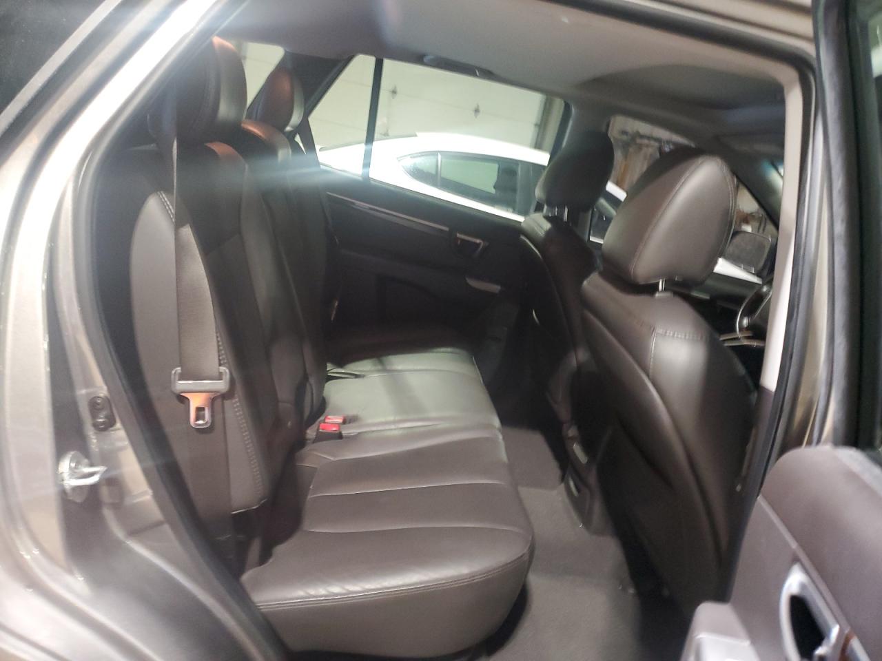 2011 Hyundai Santa Fe - Image 11
