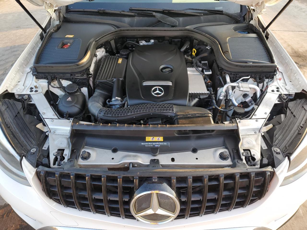 2016 Mercedes-Benz GLC - Image 11