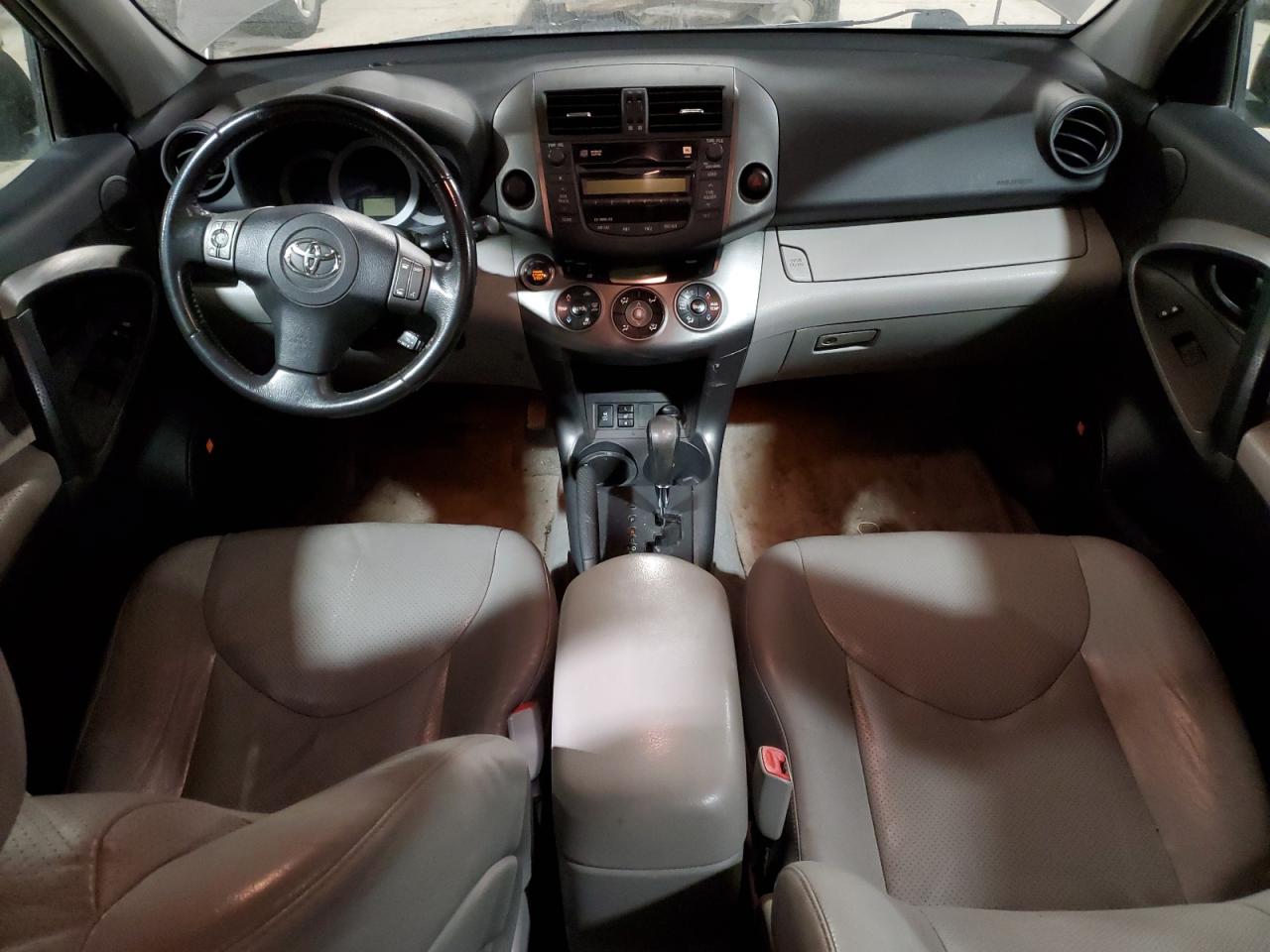 2010 Toyota RAV 4 - Image 8