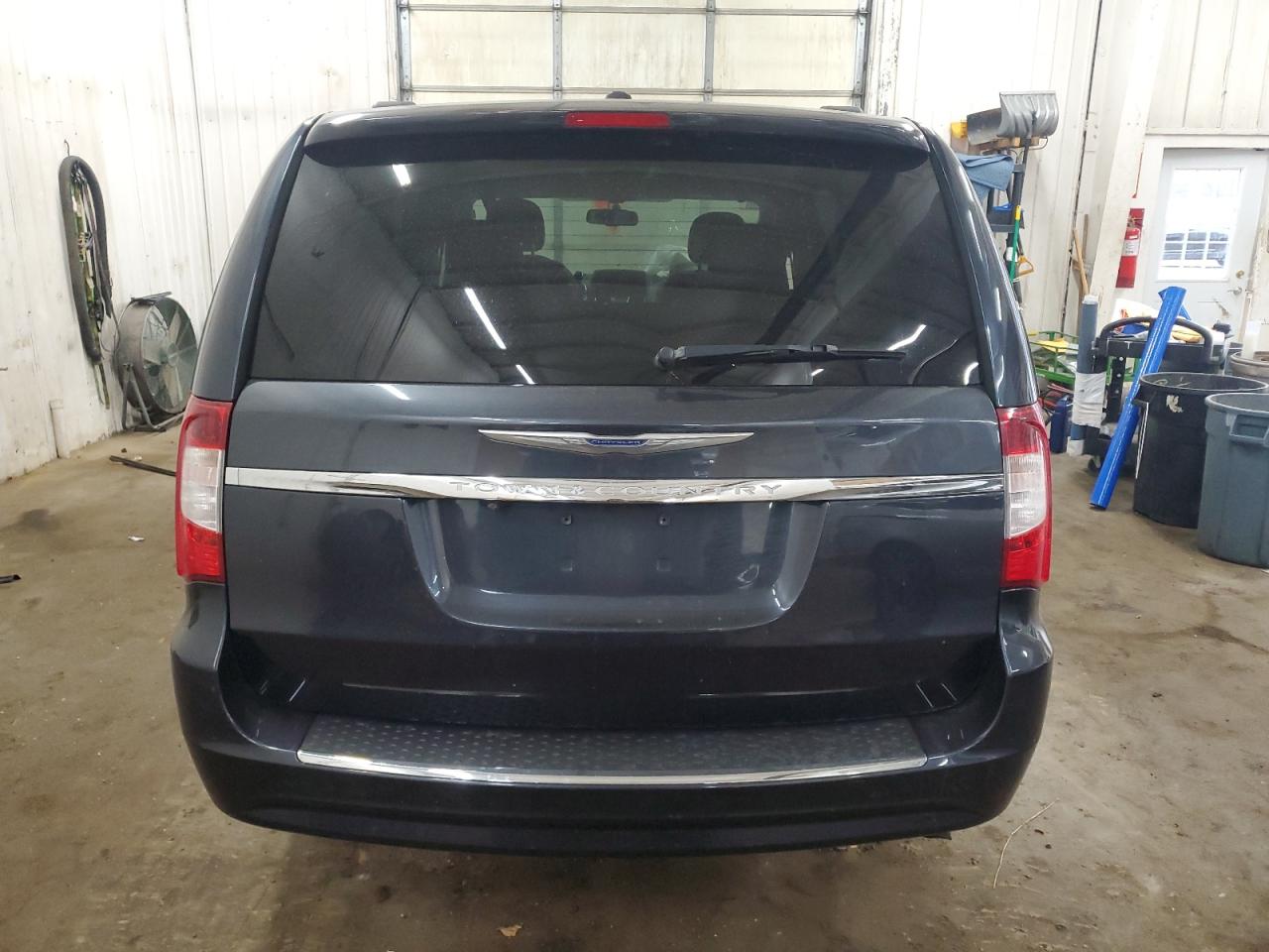 2013 Chrysler Town & Country - Image 6