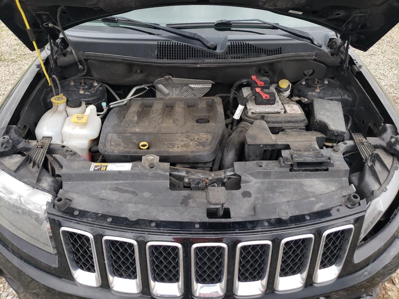 2016 Jeep Compass - Image 12