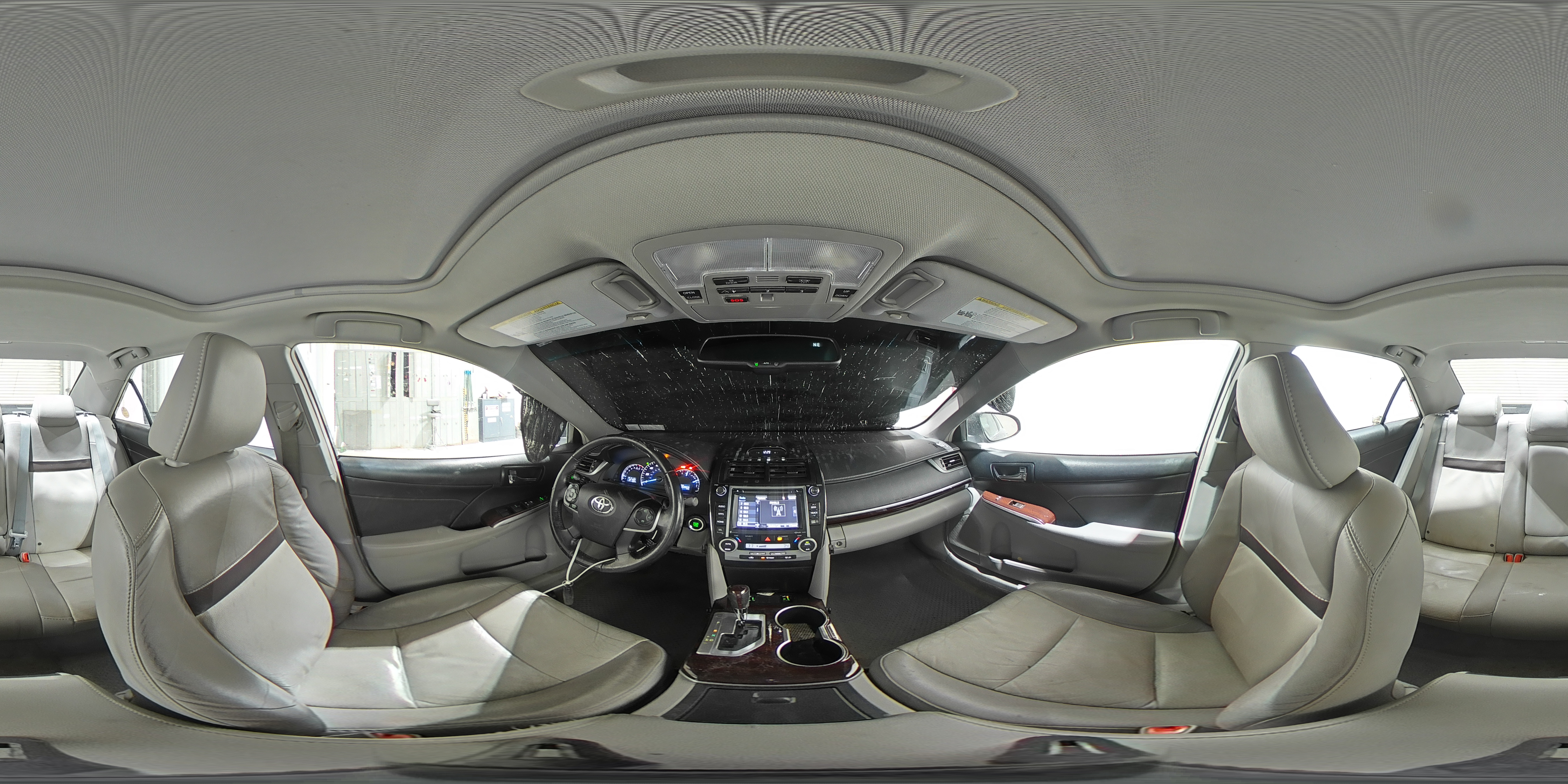2014 Toyota Camry - Image 15