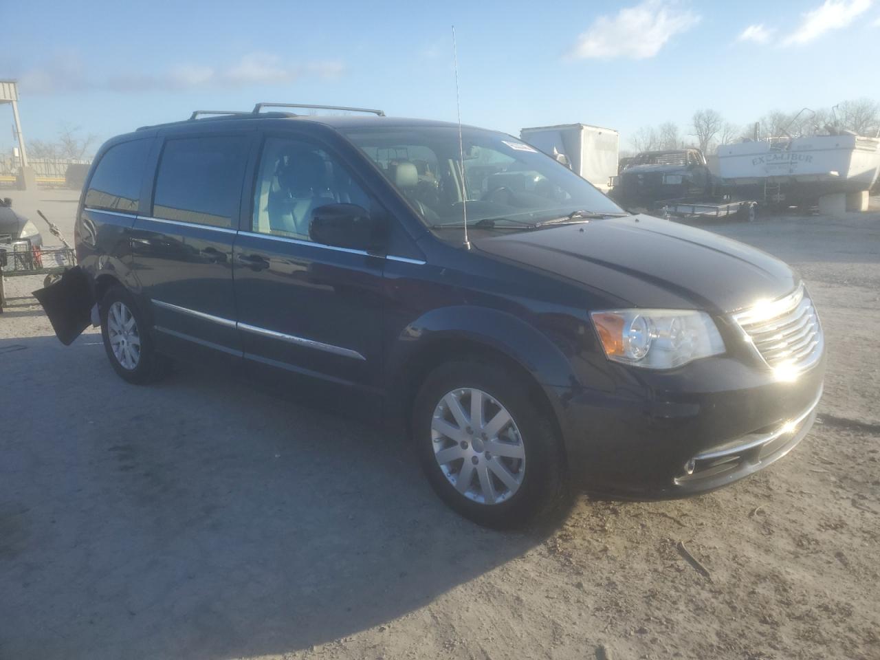 2014 Chrysler Town & Country - Image 4