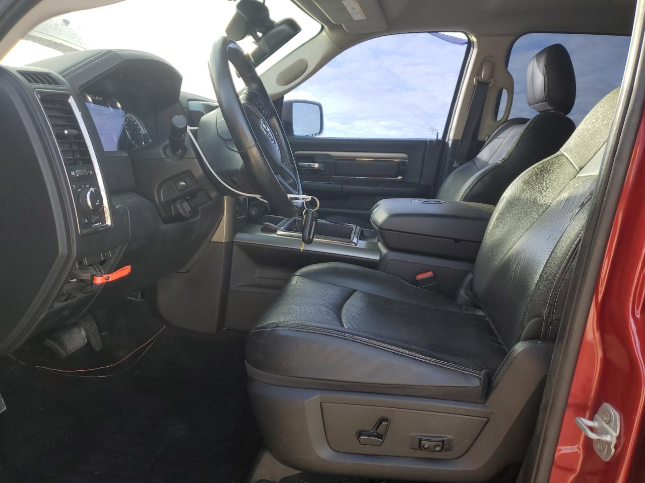 2015 RAM 1500 - Image 7