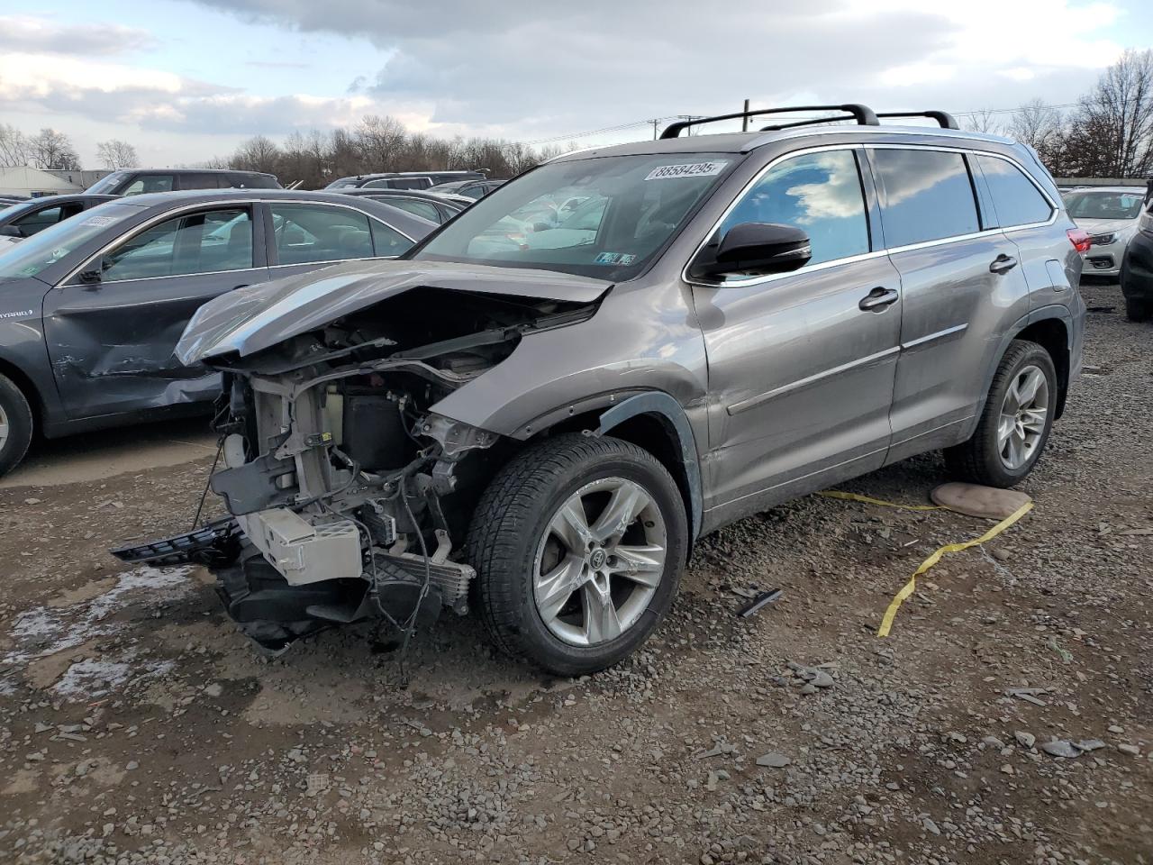 2018 Toyota Highlander - Image 1