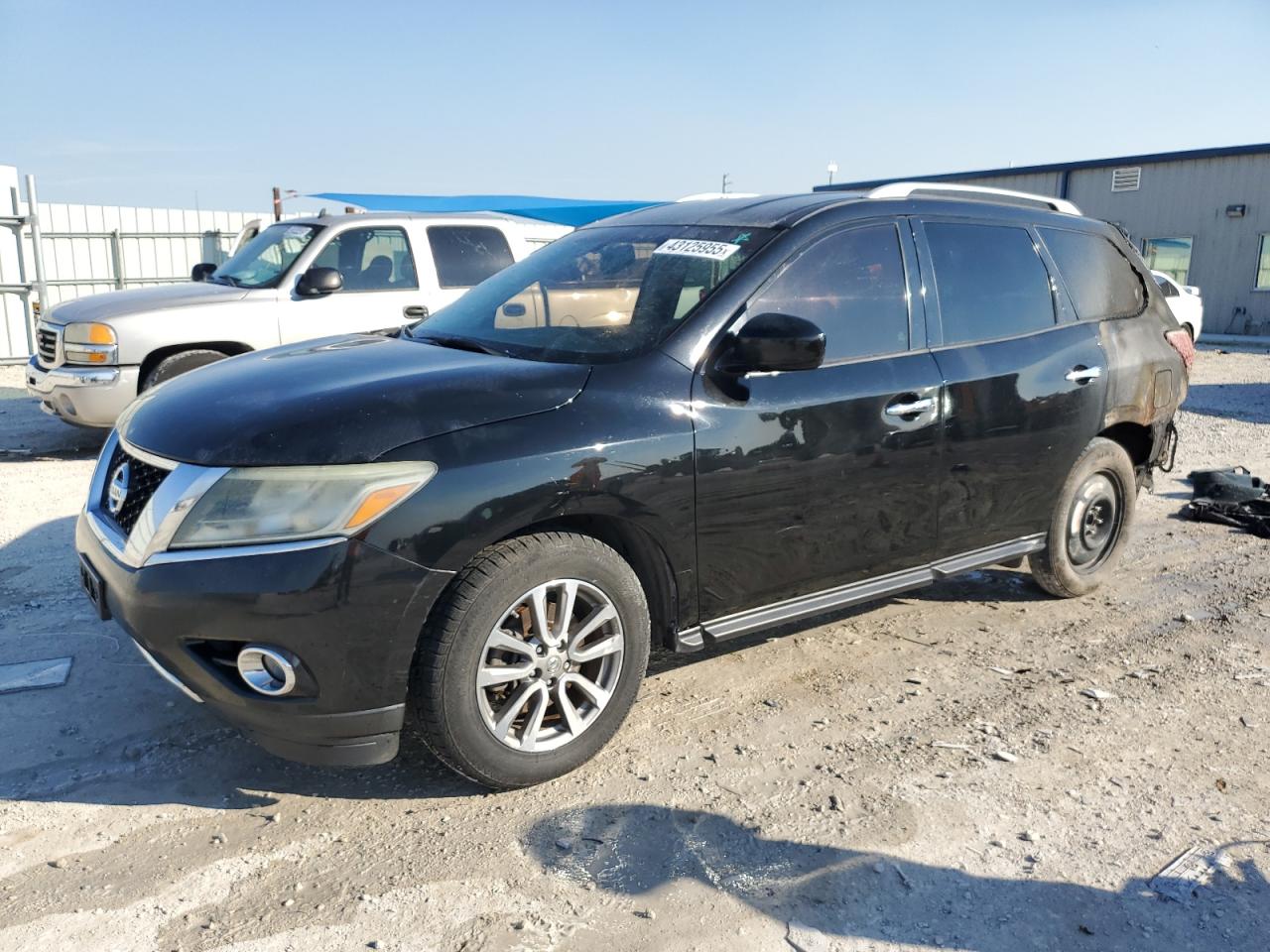 2015 Nissan Pathfinder - Image 1