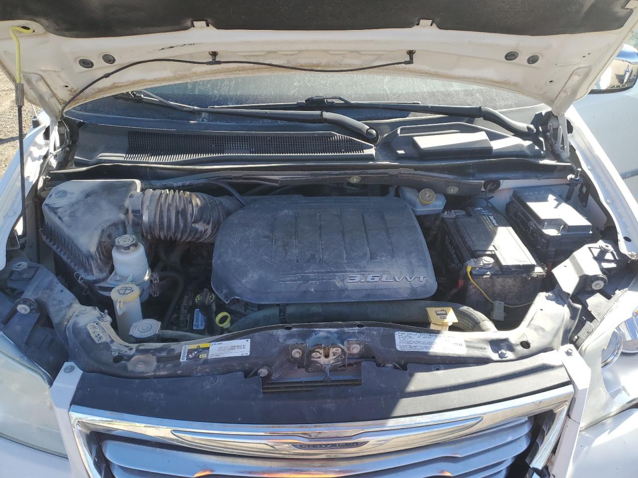2013 Chrysler Town & Country - Image 12