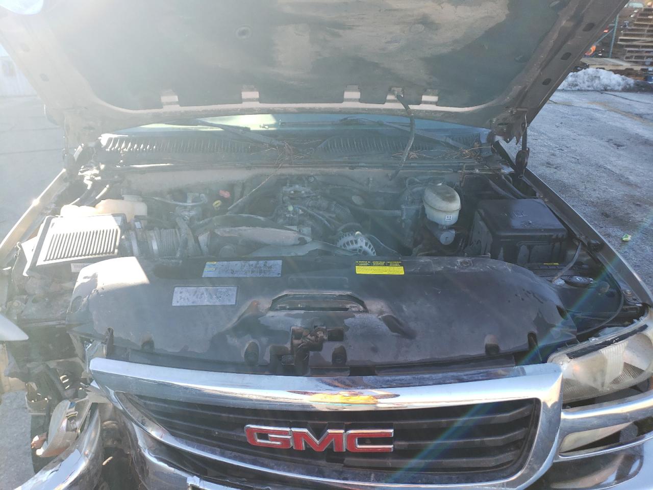 2003 GMC Sierra - Image 11