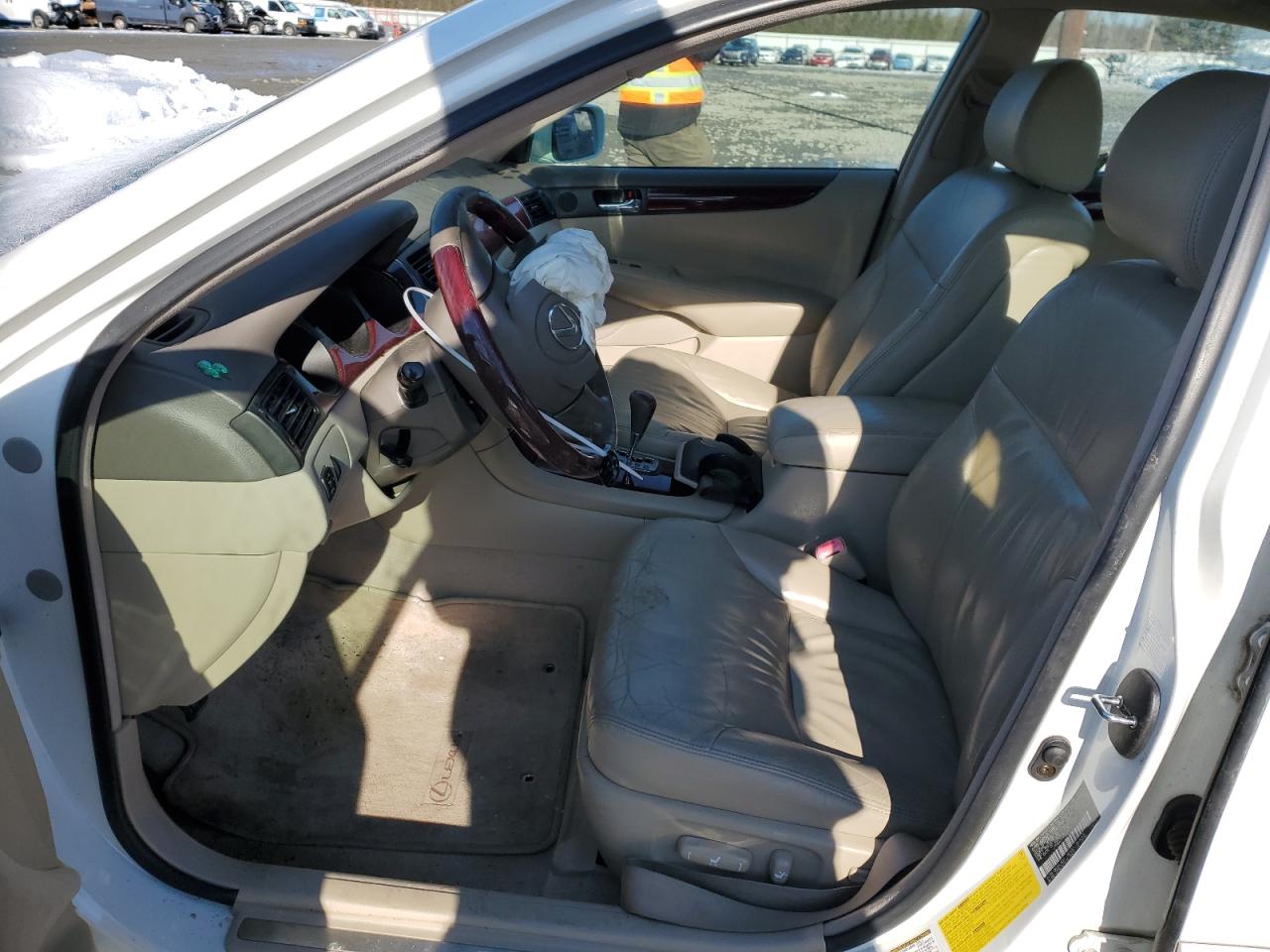 2004 Lexus ES - Image 7