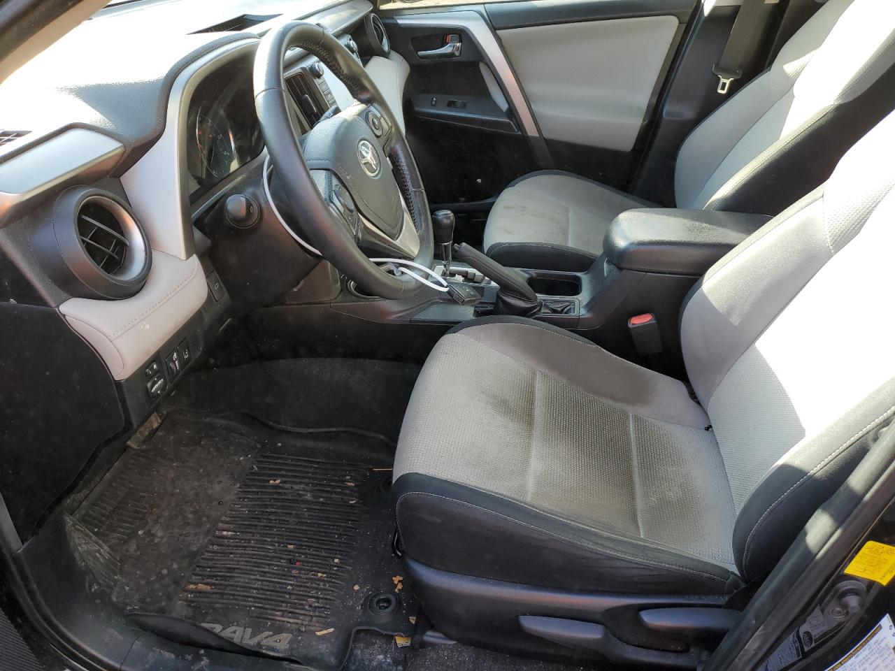 2016 Toyota RAV 4 - Image 7