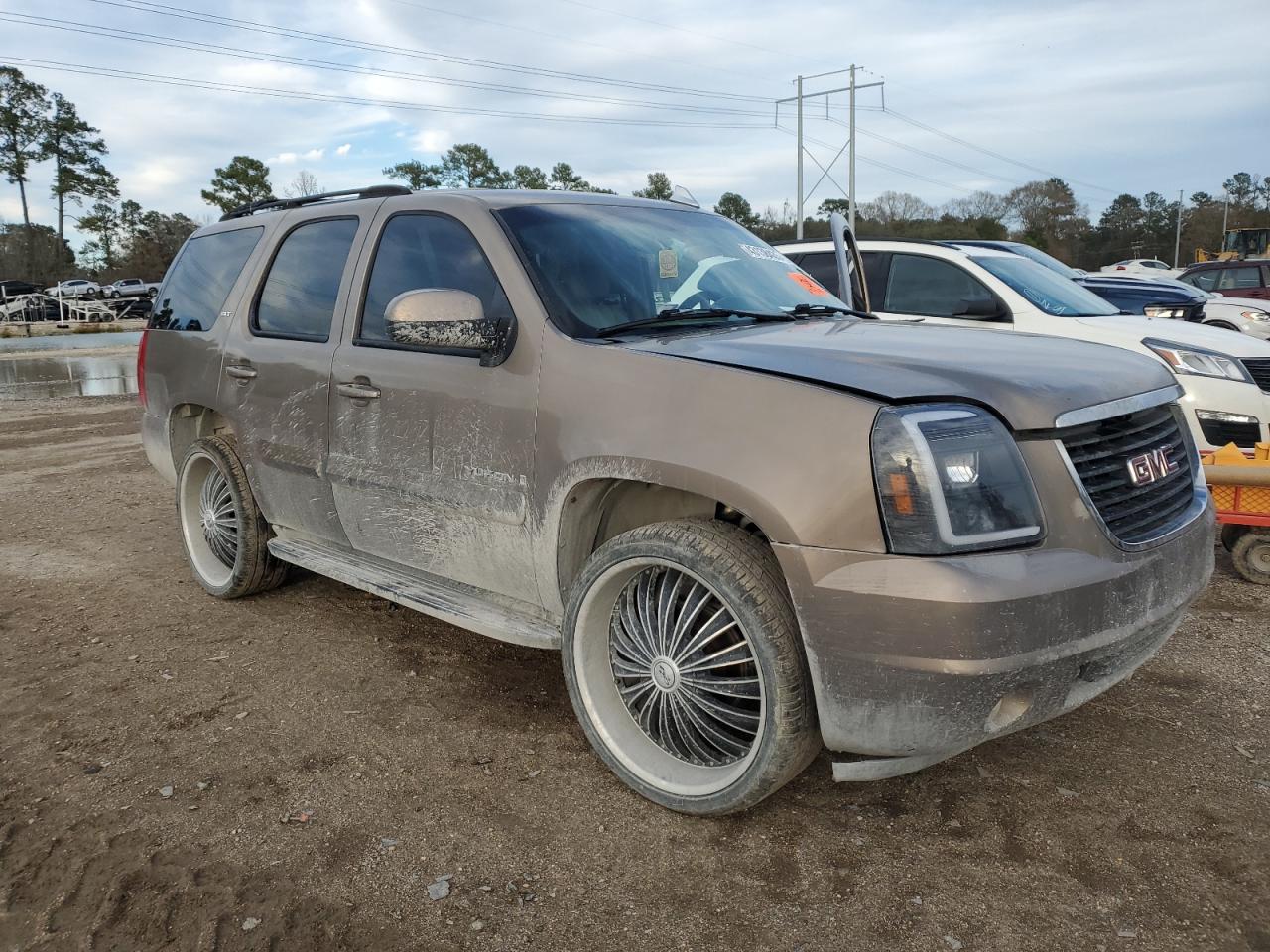 2007 GMC Yukon - Image 4