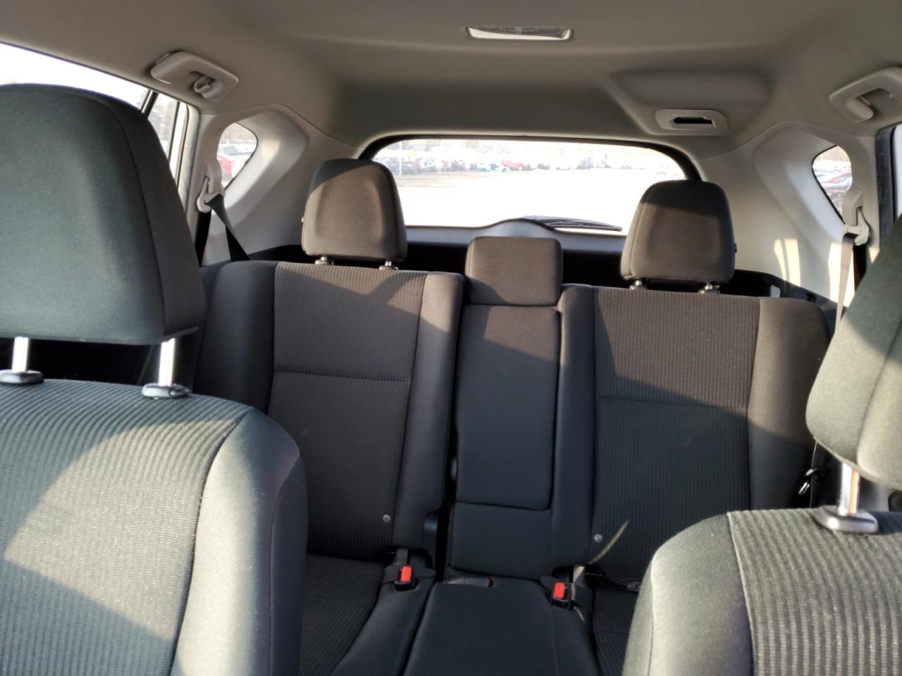 2018 Toyota RAV 4 - Image 10