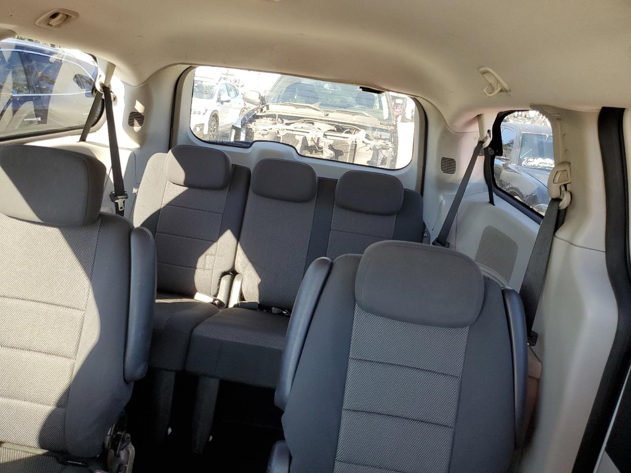 2009 Dodge Caravan - Image 10
