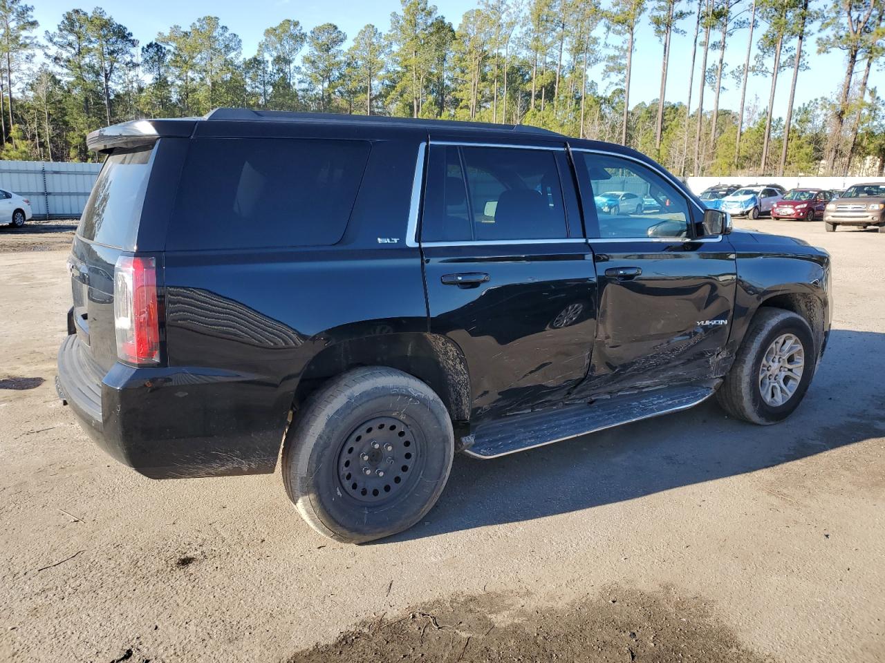 2016 GMC Yukon - Image 3