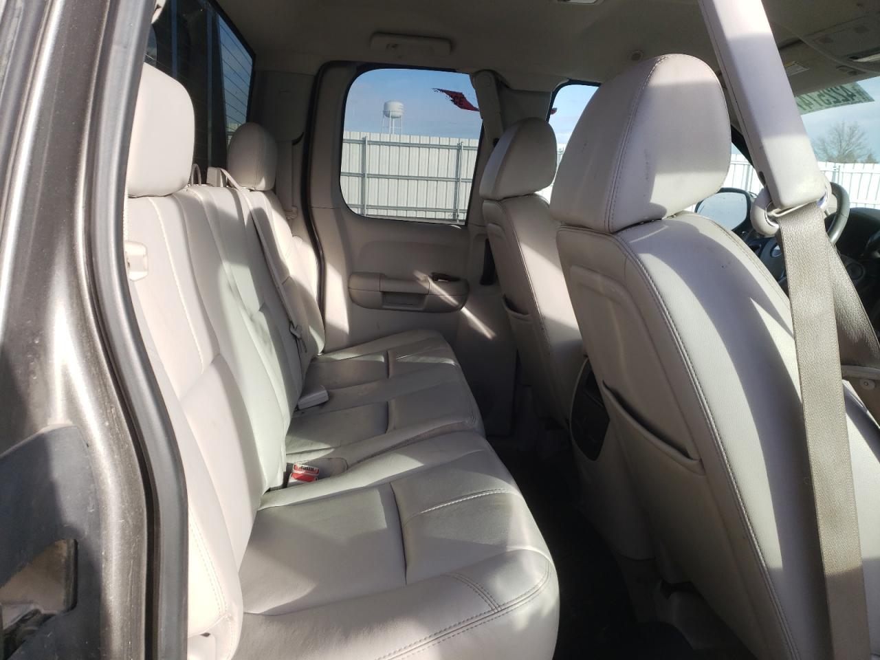 2009 Chevrolet Silverado - Image 10