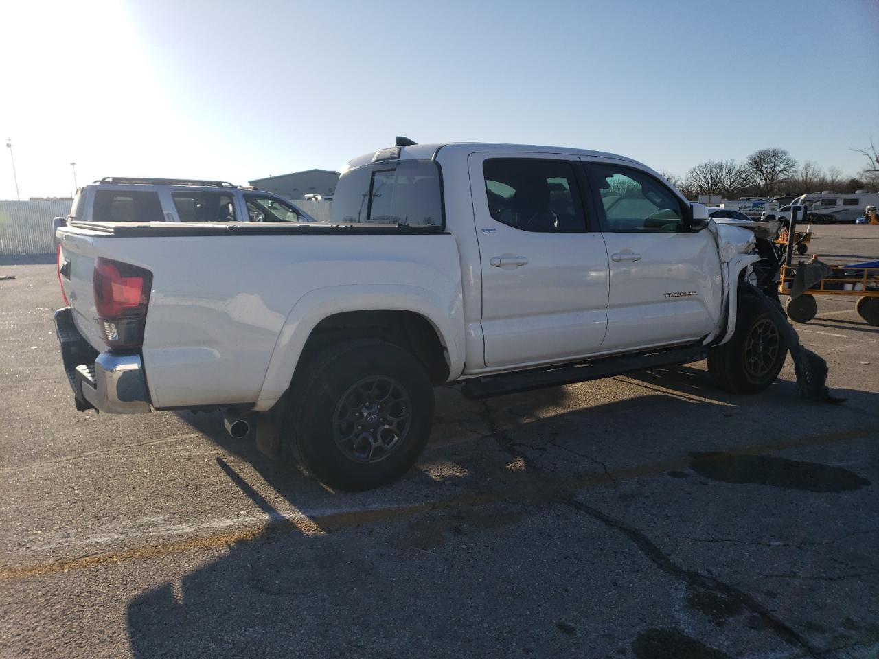 2018 Toyota Tacoma - Image 3