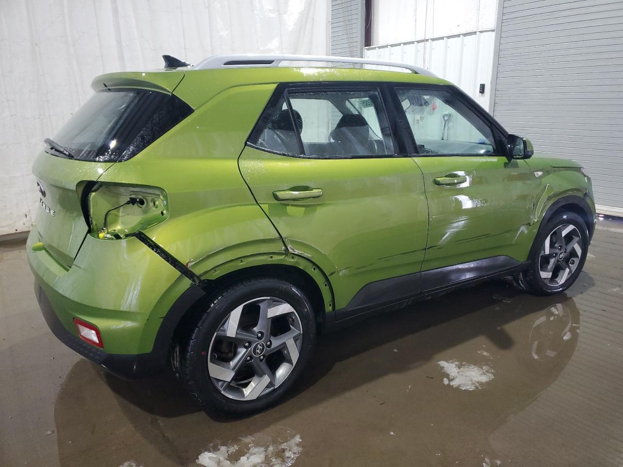 2022 Hyundai Venue - Image 3