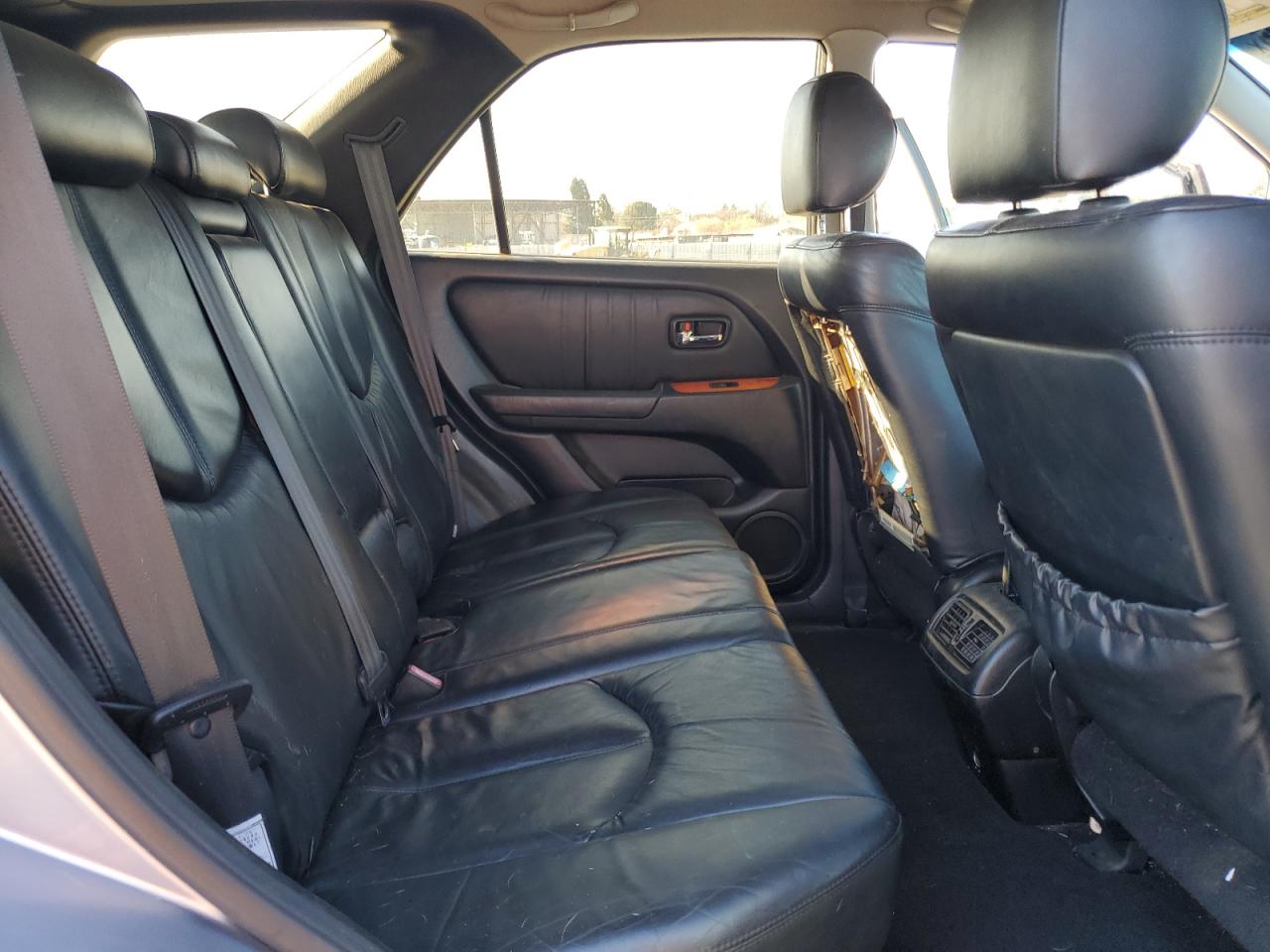 2001 Lexus RX - Image 11