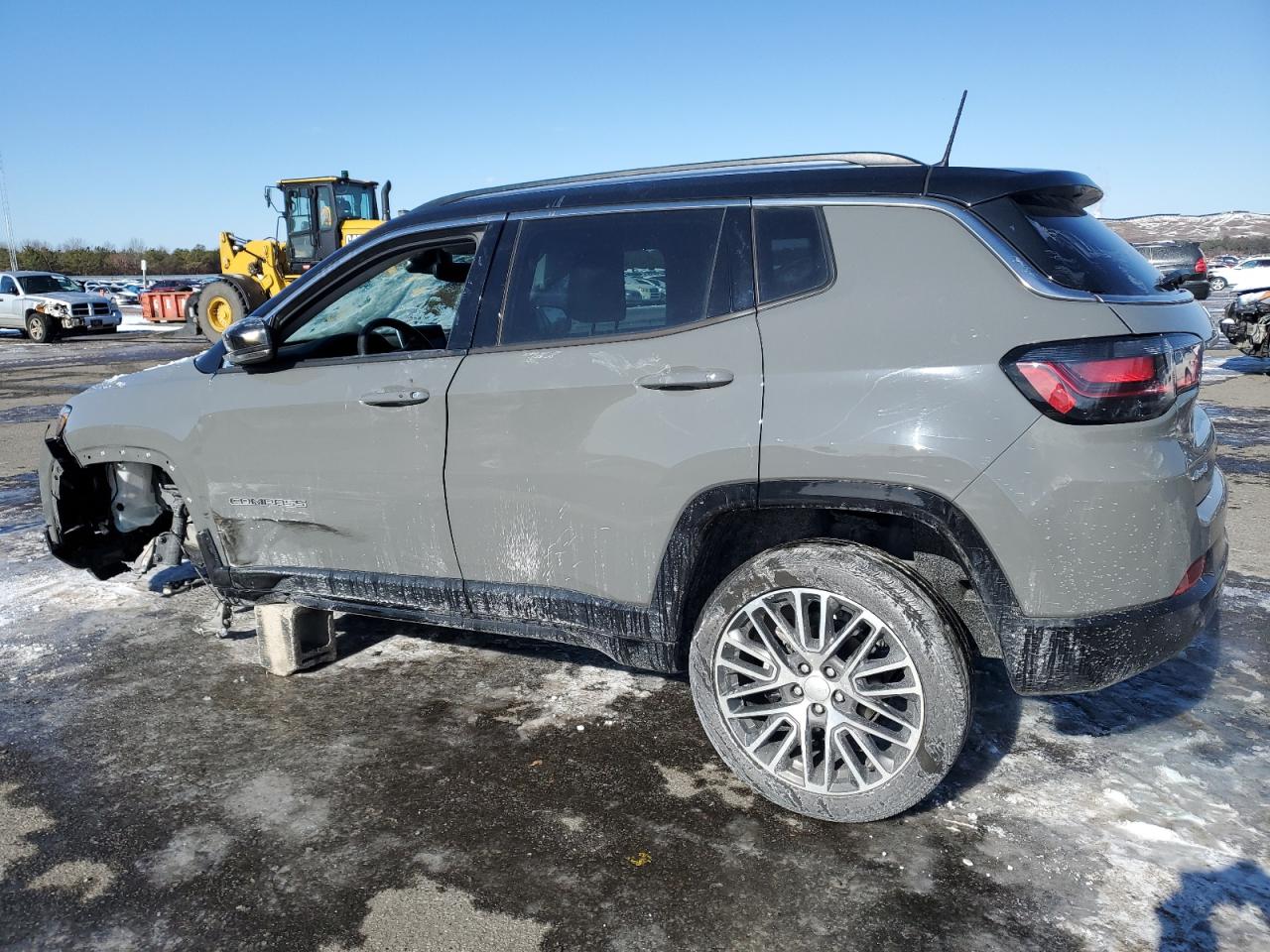 2022 Jeep Compass - Image 2