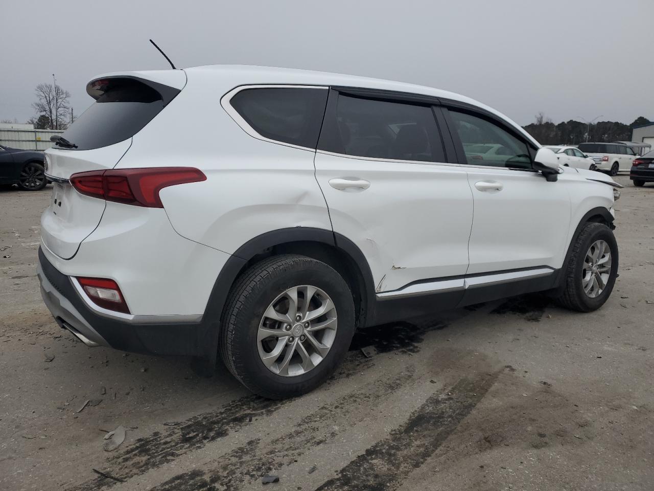 2019 Hyundai Santa Fe - Image 3