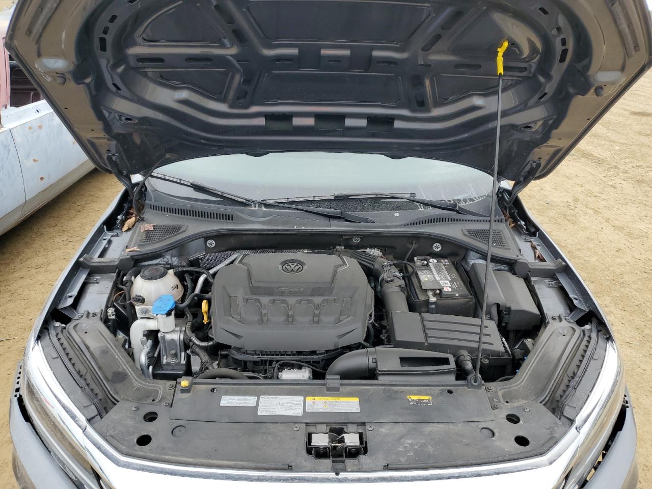 2021 Volkswagen Passat - Image 11
