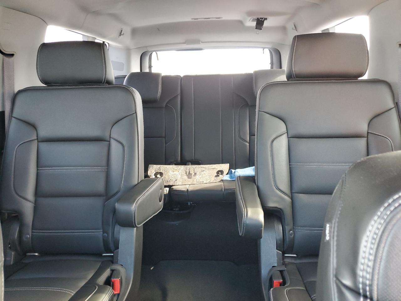 2016 GMC Yukon - Image 10