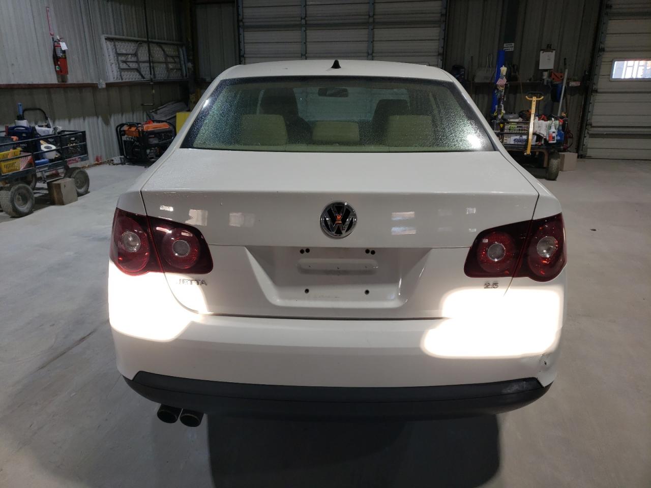2009 Volkswagen Jetta - Image 6