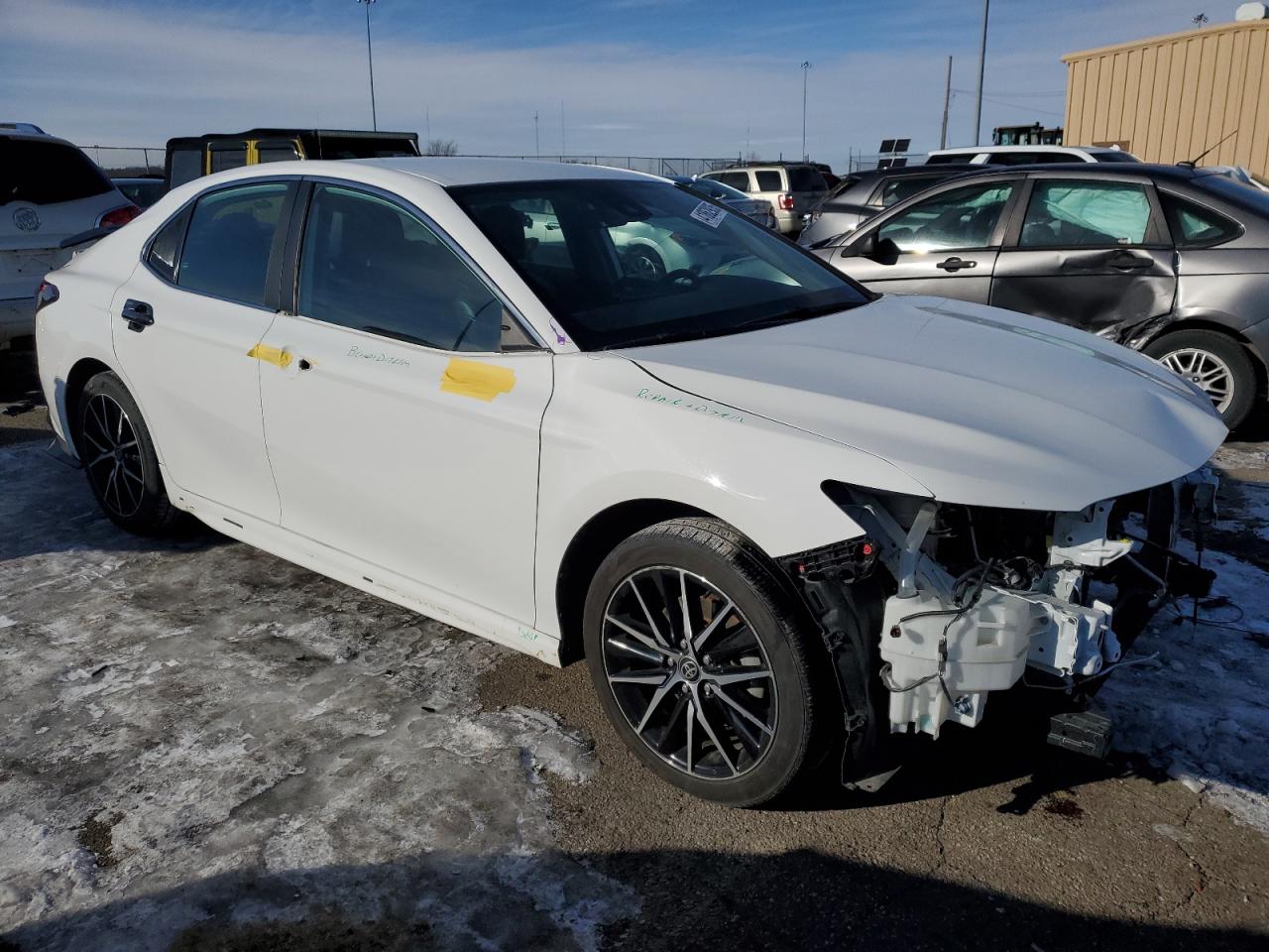 2021 Toyota Camry - Image 4