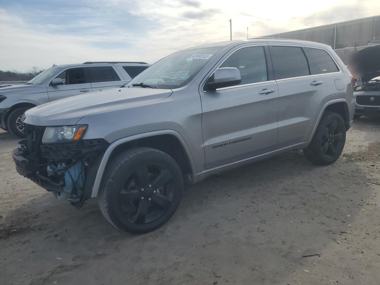 2015 Jeep Grand Cherokee - Image 1