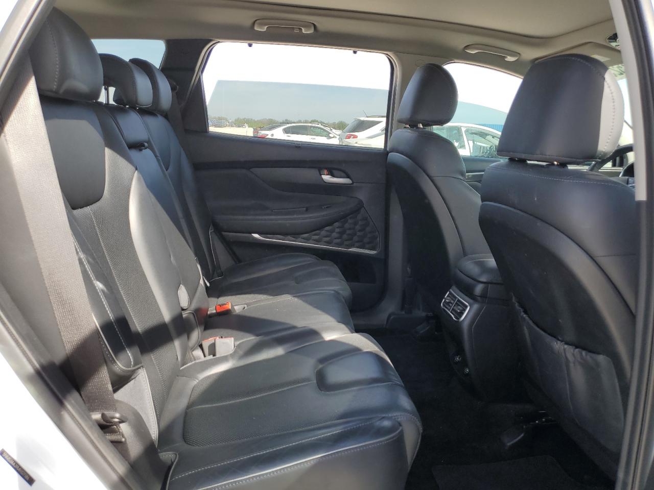 2021 Hyundai Santa Fe - Image 11