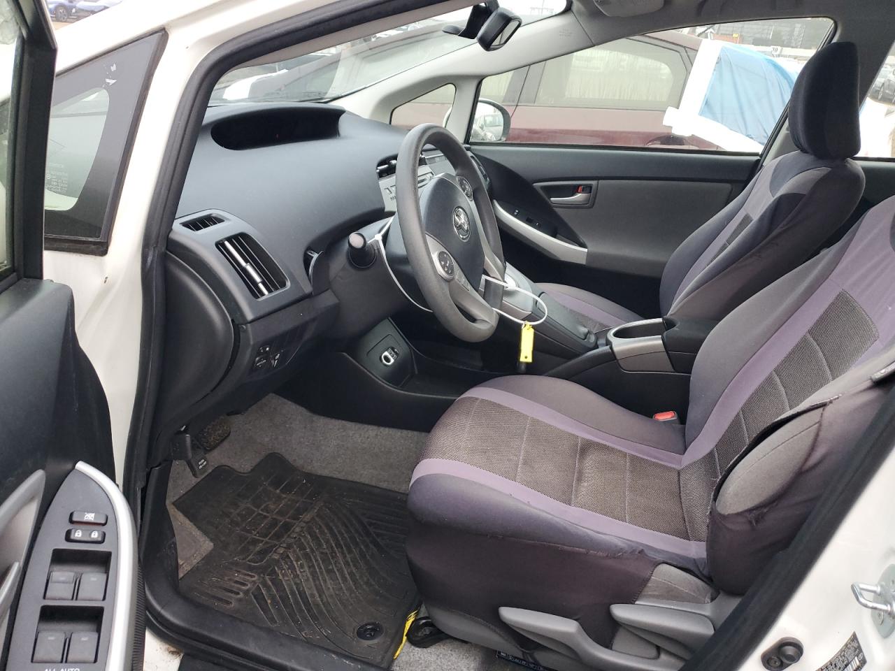 2015 Toyota Prius - Image 7