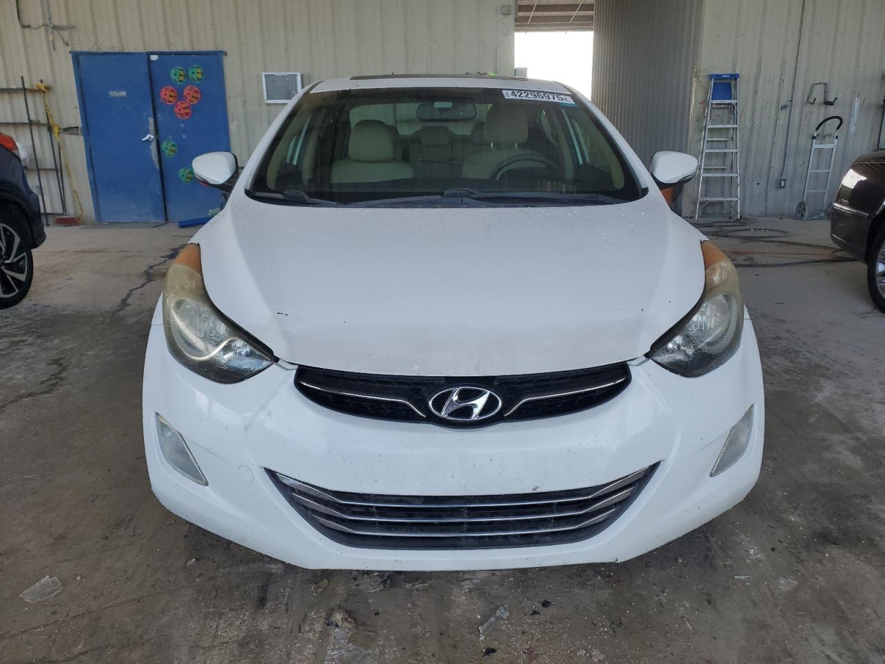 2013 Hyundai Elantra - Image 5