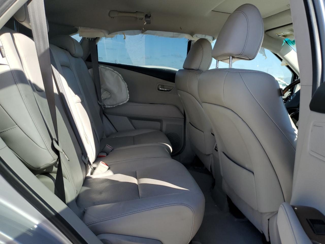 2010 Lexus RX - Image 11