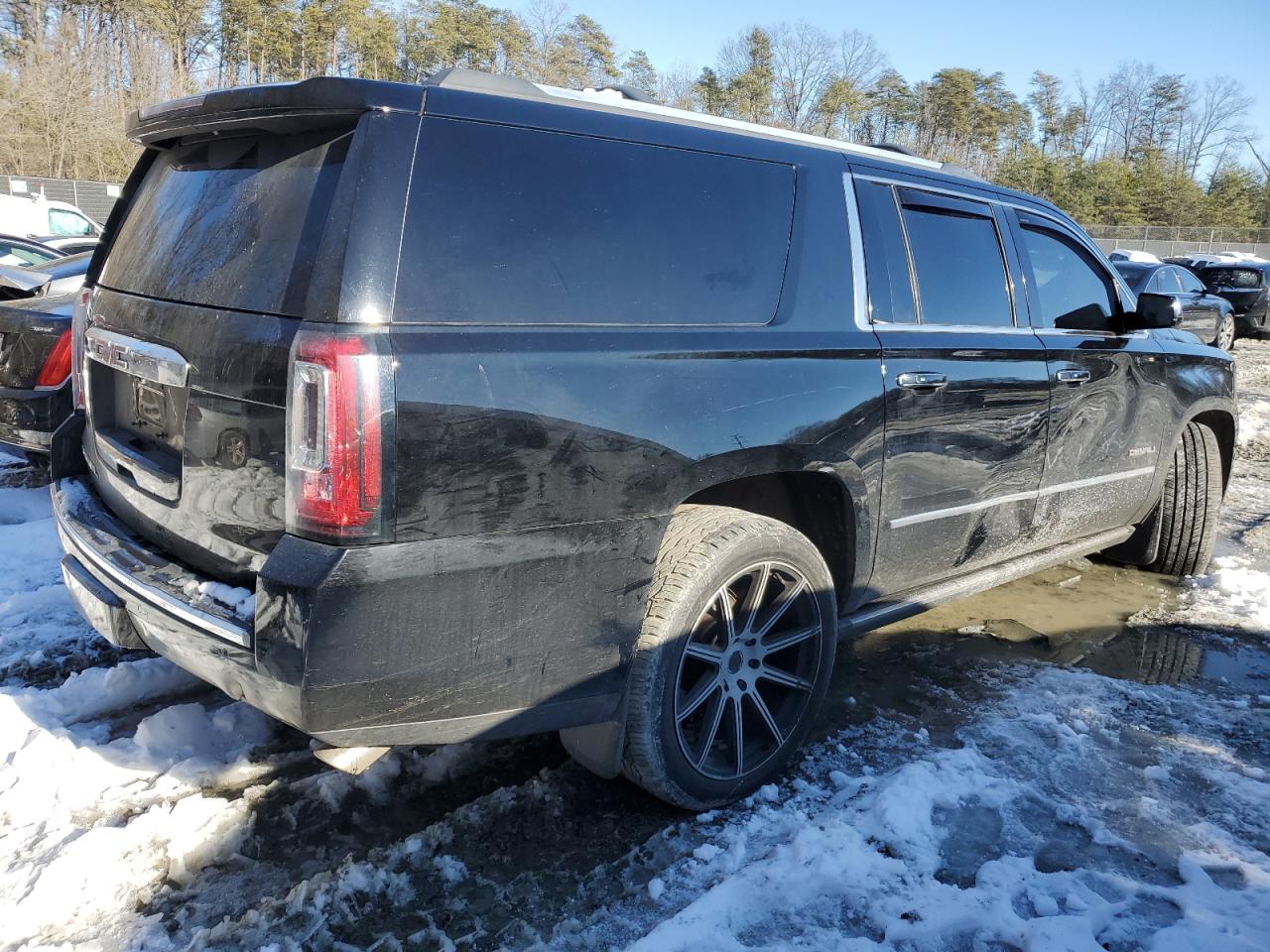 2015 GMC Yukon - Image 3