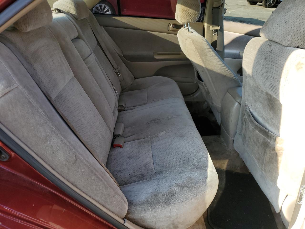 2004 Toyota Camry - Image 10