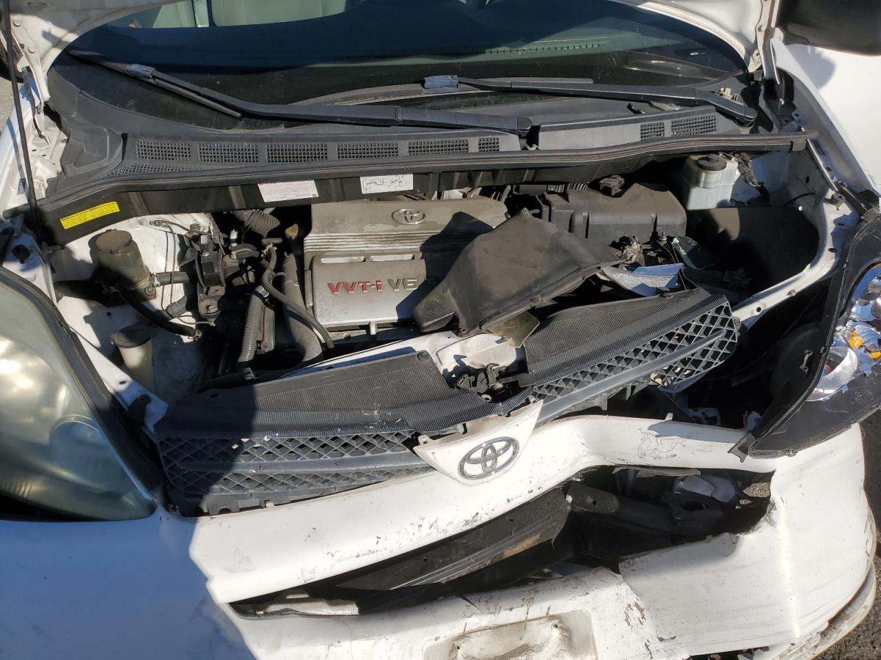 2005 Toyota Sienna - Image 12