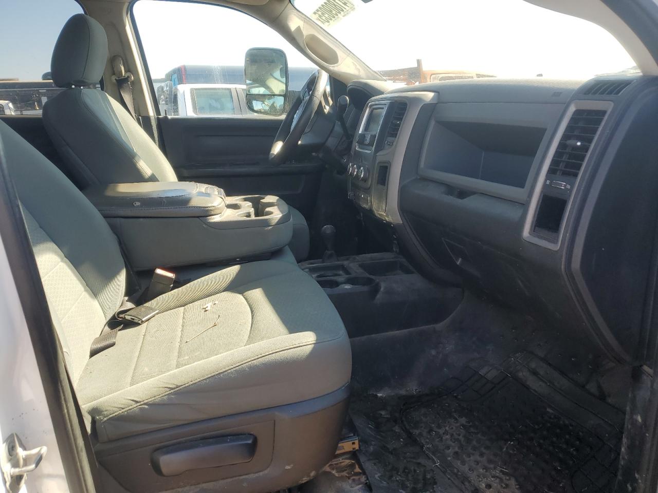 2014 RAM 2500 - Image 5