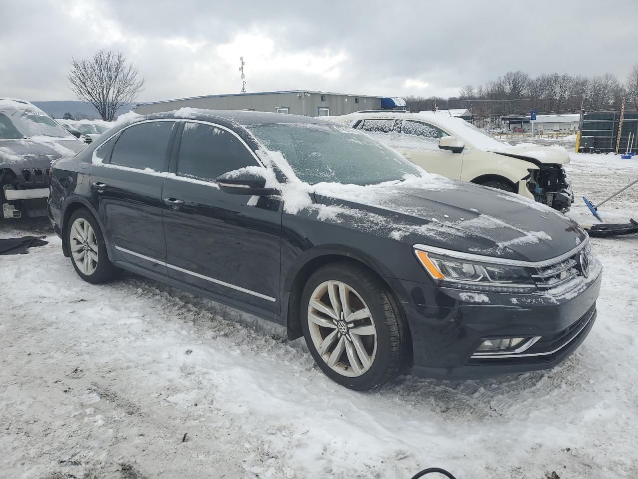 VIN 1VWGT7A34HC045277 2017 VOLKSWAGEN PASSAT no.4