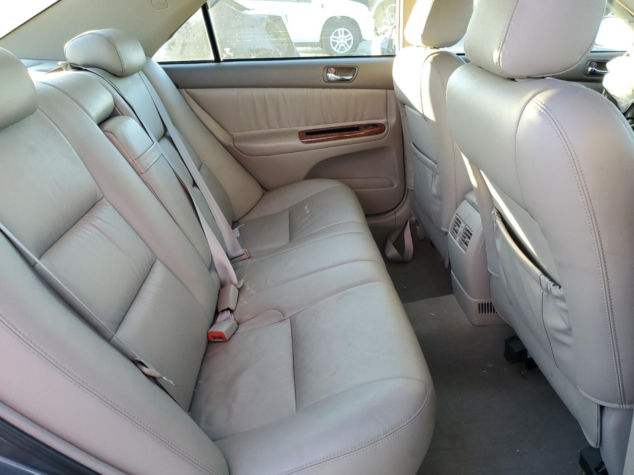 2004 Toyota Camry - Image 10